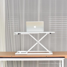 Mini escritorio para portátil sentado y de pie en la cama ajustable.
